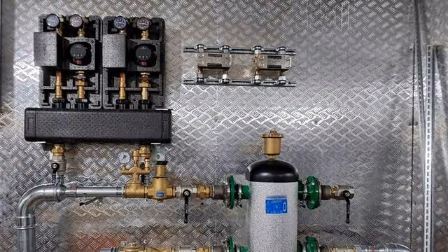Насосные группы на коллекторе и гидрострелка